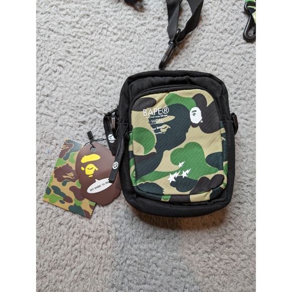 BAPE Camo Shoulder Bag Crossbody Mens Unisex Green Black Camouflage Zip NWT - Picture 2 of 4